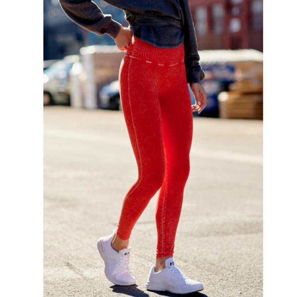 Free people Ultra High-Rise 7/8 Happiness Runs Leggings - Picture 2 of 6